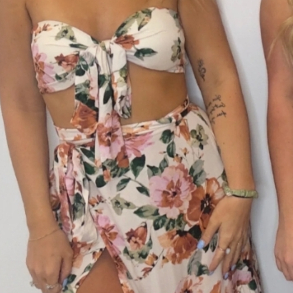 . Multicolor Floral 2 Piece Tie Sleeveless Crop Top & High Waist Maxi Skirt Set - Picture 4 of 9